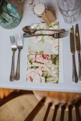 vintage inspired hackney pub wedding (20)