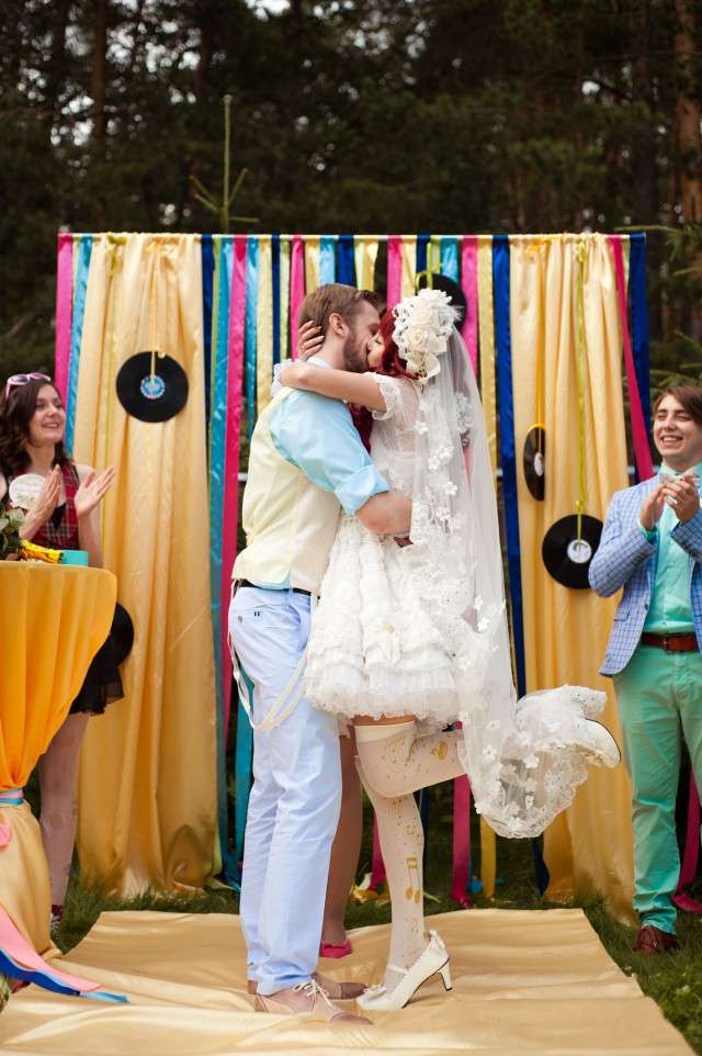 Anime 1950s Inspired Wedding In Russia Rock N Roll Bride Anime 1950s Inspired Wedding In Russia Rock N Roll Bride