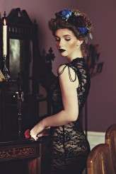 Crimson Peak Inspired Victorian Gothic Bridal Shoot (5)