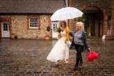 colourful rainy summer wedding (14)