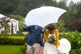colourful rainy summer wedding (32)
