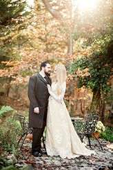 dark, woodland fairytale wedding (26)