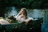 lady in the lake bridal shoot (18)