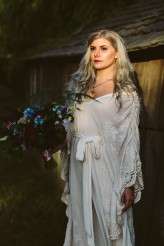 lady in the lake bridal shoot (21)