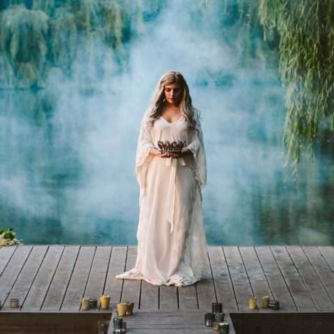 lady in the lake bridal shoot (41)