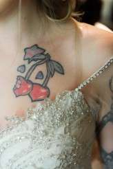 Glamorous Autumn Wedding with a Tattooed Bride and Groom (11)