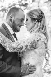Glamorous Autumn Wedding with a Tattooed Bride and Groom (24)