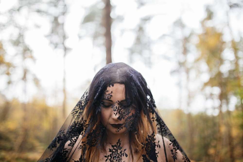 Gothic Bridal Shoot_Jess Yarwood Photography15