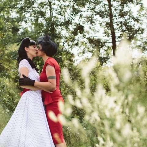 retro lesbian wedding Holland and Germany (22)