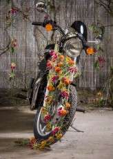 How to Use Flowers to Add Personality to Your Wedding (28)