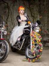 How to Use Flowers to Add Personality to Your Wedding biker shoot (24)