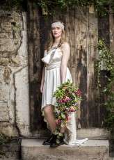 How to Use Flowers to Add Personality to Your Wedding biker shoot (27)
