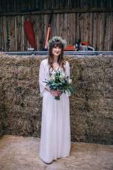 Rural Barn Wedding at Home (32)