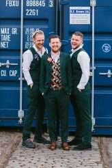 pink-flamingos-warehouse-wedding-16