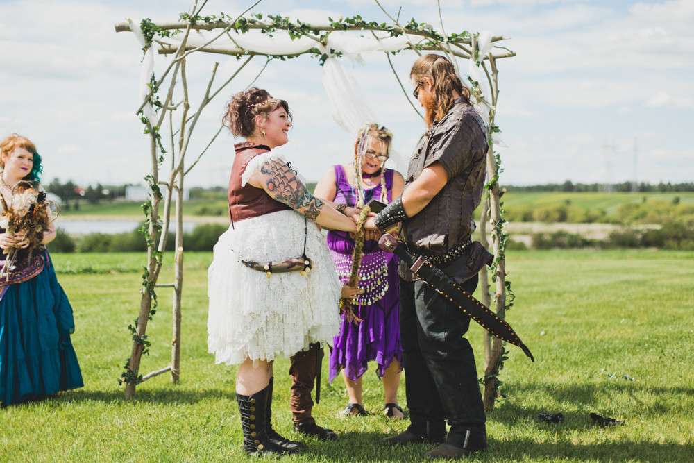 gypsy-viking-wedding-wild-love-photos-10