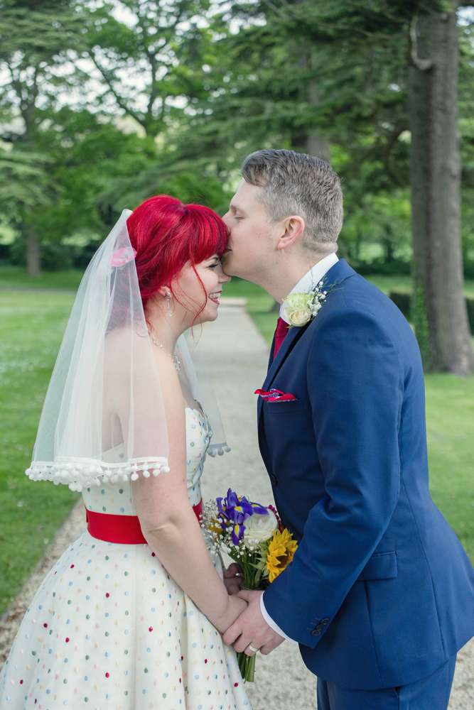 intimate-and-colourful-wedding-with-seven-guests-11