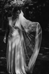 travel-culture-and-love-wedding-with-a-lost-boys-cake-45