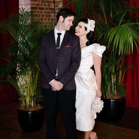 tropical-tiki-bar-wedding-36