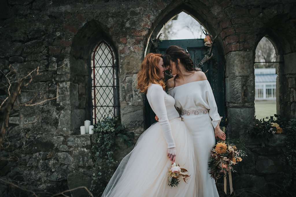 light-vs-dark-a-pre-raphaelite-inspired-same-sex-wedding-shoot-20