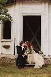 dark-fairytale-wedding-23