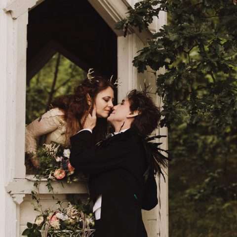 dark-fairytale-wedding-24