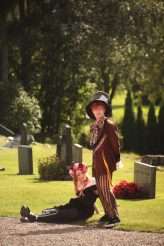 dark-fairytale-wedding-30