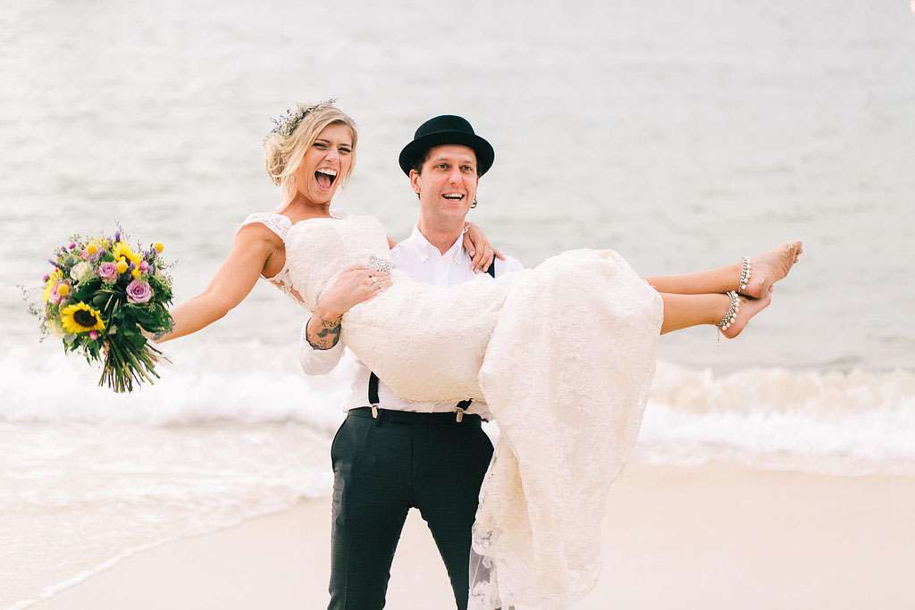 yellow-white-lavender-beach-wedding-in-sydney-26