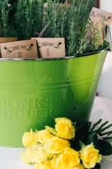 yellow-white-lavender-beach-wedding-in-sydney-38