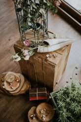 boho-inspired-shakespearean-wedding-in-a-cave-13