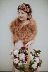 boho-inspired-shakespearean-wedding-in-a-cave-3