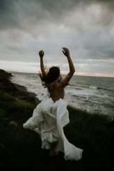 boho-inspired-shakespearean-wedding-in-a-cave-56