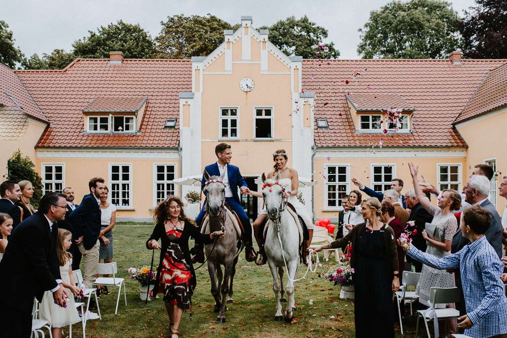 Bohemian Fairytale Dream Wedding with Horses (27)