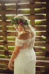 Colourful DIY Wedding in an Aircraft Hangar (38)