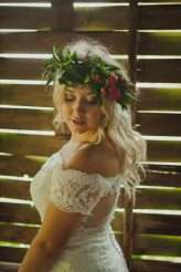 Colourful DIY Wedding in an Aircraft Hangar (39)