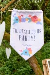 DIY Wedding in their Own Back Garden (15)