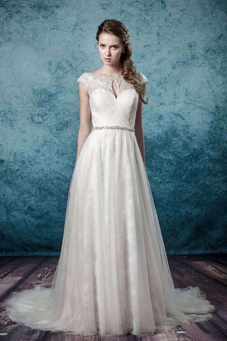 Win a Made-to-Measure Wedding Dress from Leis Atelier! (1)