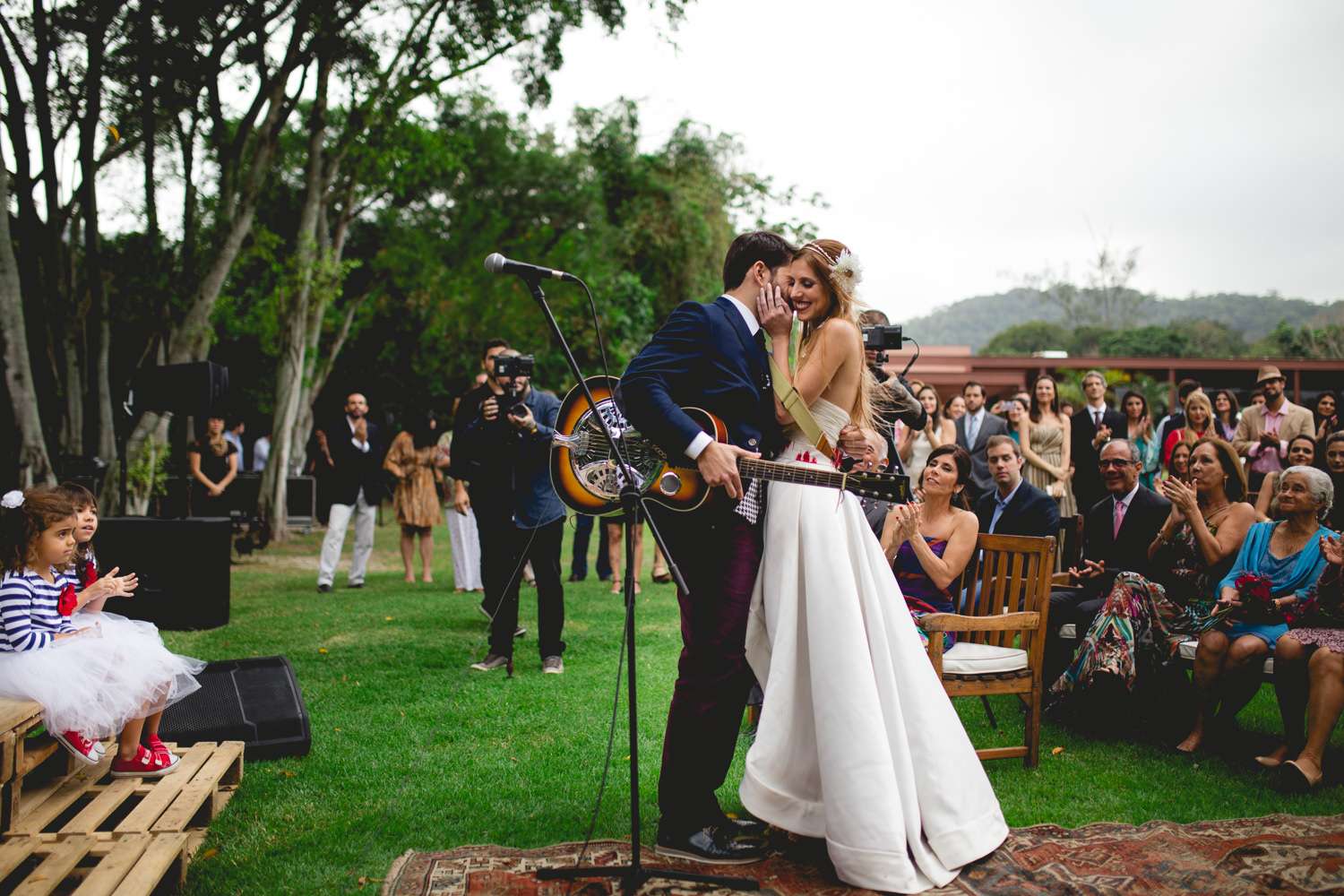 Music and Art Inspired Brazilian Wedding with a Flash Mob! (56)
