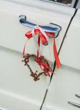 Pinwheels & Pugs An Old-Timer Funfair Wedding (6)