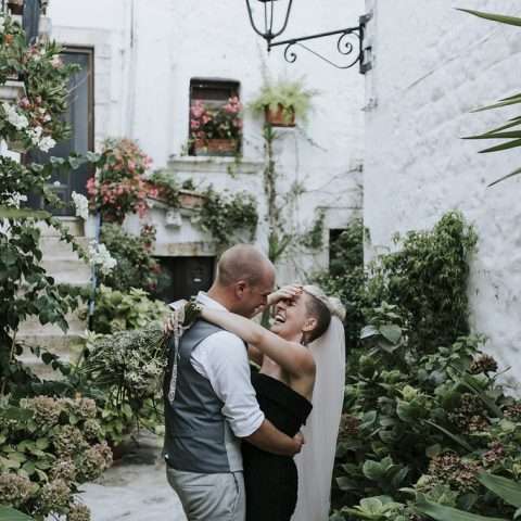 Relaxed Destination Wedding in Italy with the Bride in Black (14)