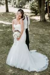 A Beautifully Romantic London Wedding with a Bride with a Shaved Head (63)