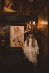 A Las Vegas Wedding with a Roller Skating Bride & A Hotel Room Pizza Party Reception (10)