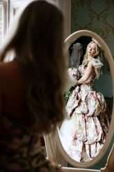 A Glamorous Scottish Wedding with a Floral Dress (12)