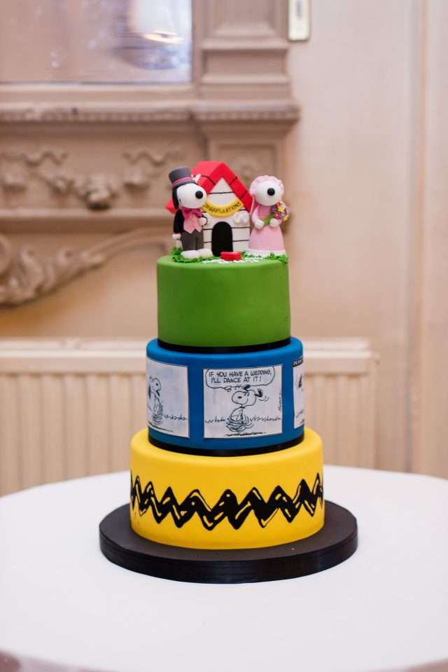 snoopy wedding cake