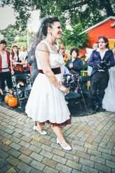 Skulls, Creepy Dolls & A Kick-Ass Halloween Wedding Party! (27)