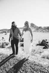 Sunset Photos, Hot Dogs & The Oldest Bar in Vegas A Relaxed Old School Las Vegas Wedding (17)