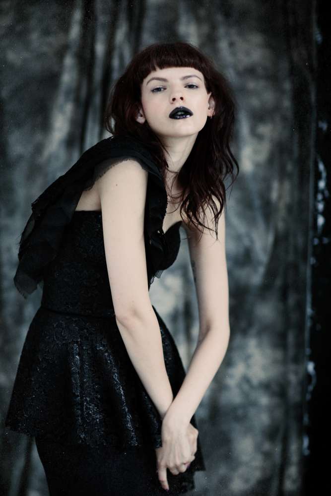 Paint it Black: A Gothic Bridal Shoot for Rock n Roll Bride Magazine ...
