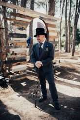 Down the Rabbit Hole Alice in Wonderland Woodland Wedding (2)