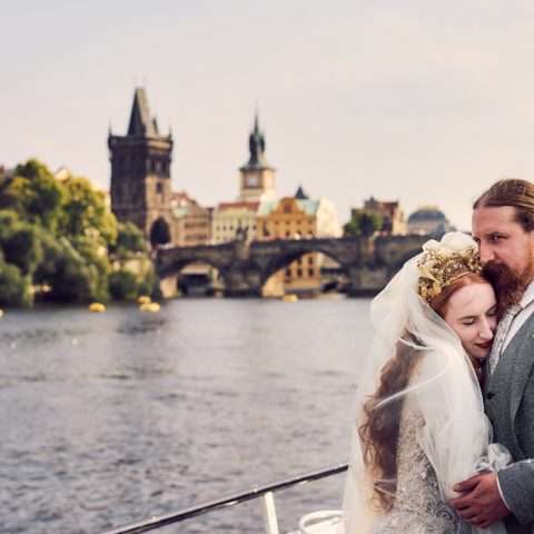 Ethereal, Dark and Romantic Wedding in Prague (29)