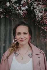 Eclectic & Relaxed Vegan Pub Party Wedding (33)