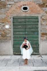 Tuscan Pool Party Wedding With Frida Kahlo Bride & All the Guests in White (28)